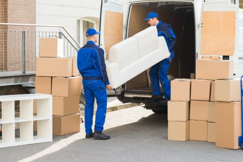 Example of a small flat move in Earls Court with load-based pricing