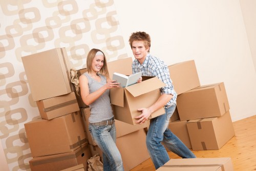 Preparation and packing checklist for an urgent move in Earls Court